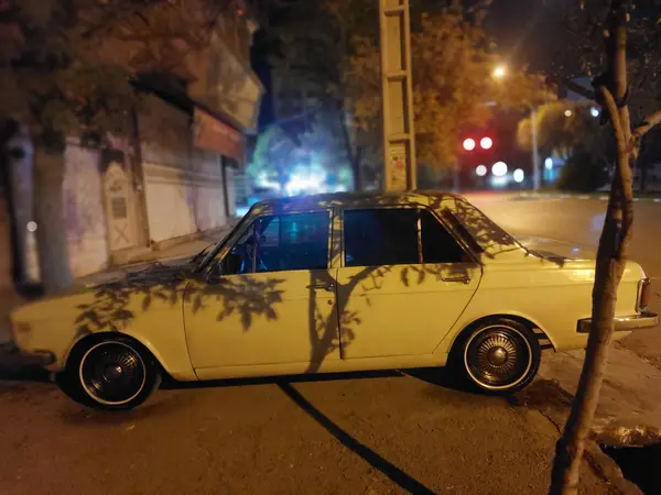 پیکان، سدان