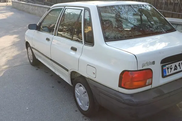 پراید، صندوق دار