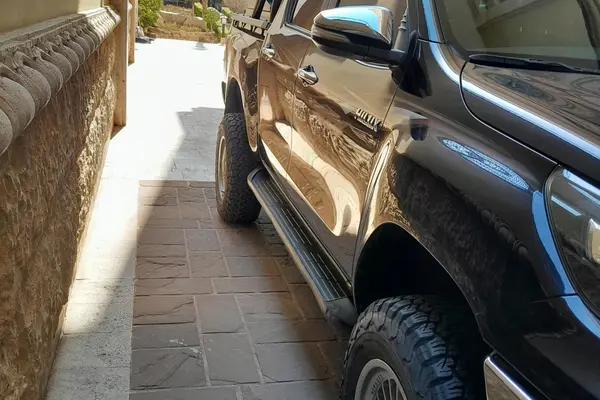 تویوتا، هایلوکس دو کابین