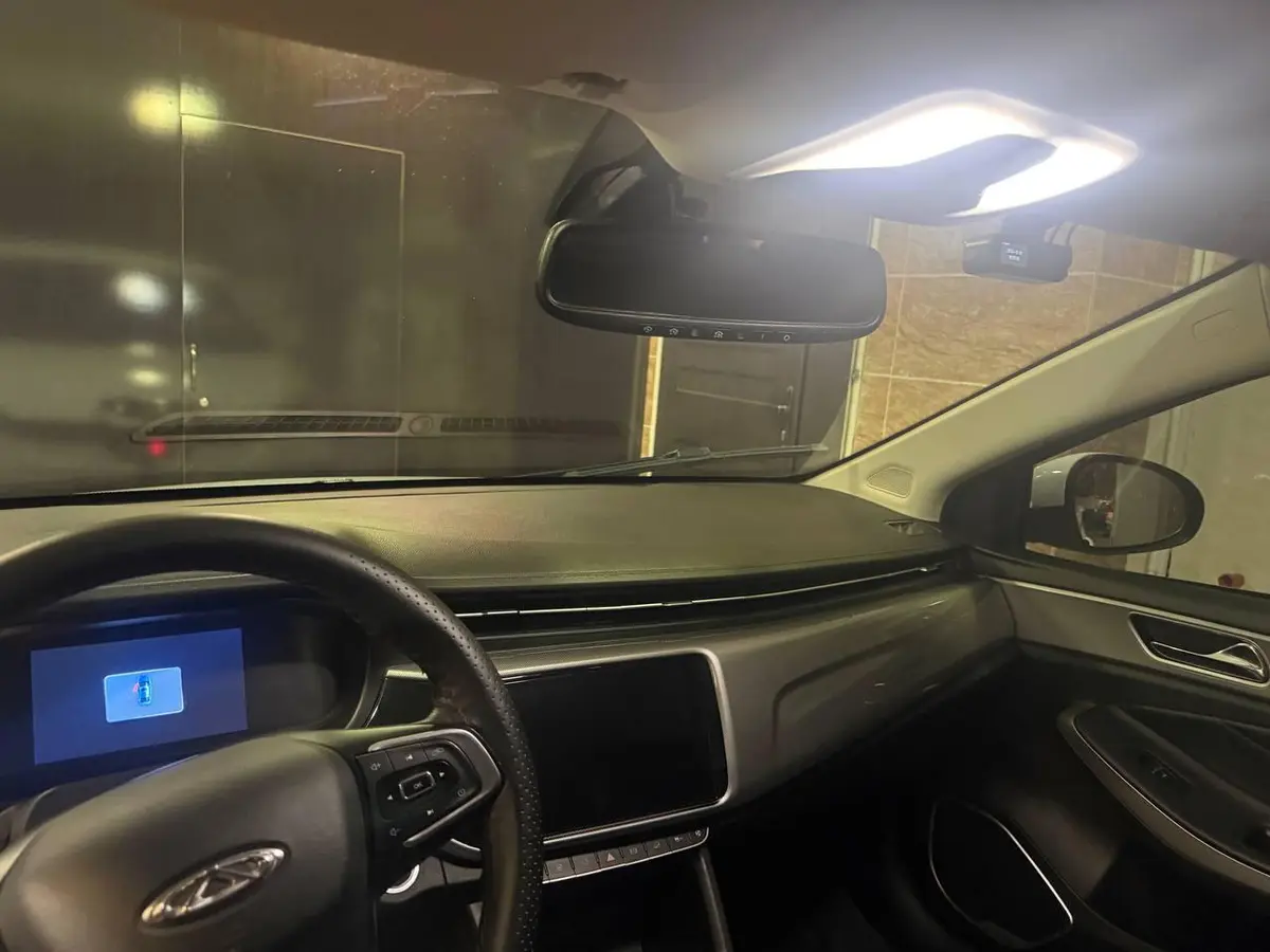ام وی ام،  آریزو 5ev