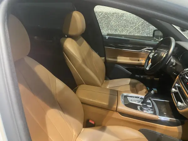 ب ام و، سری 7