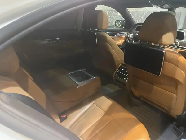 ب ام و، سری 7