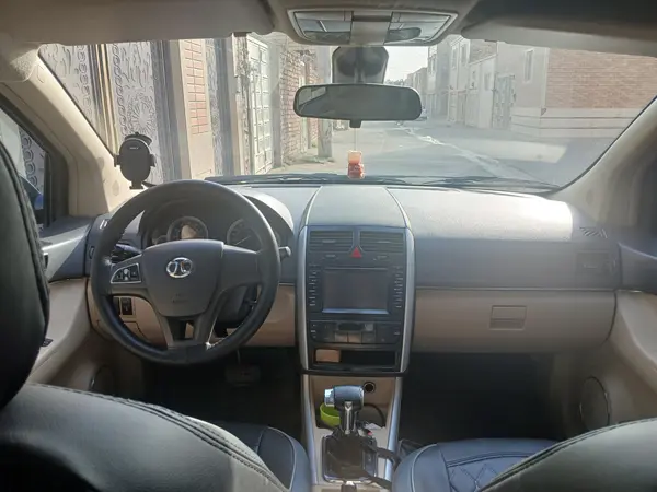 بایک، سابرینا هاچ بک (مونتاژ)