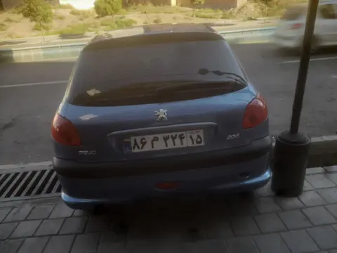 پژو، 206