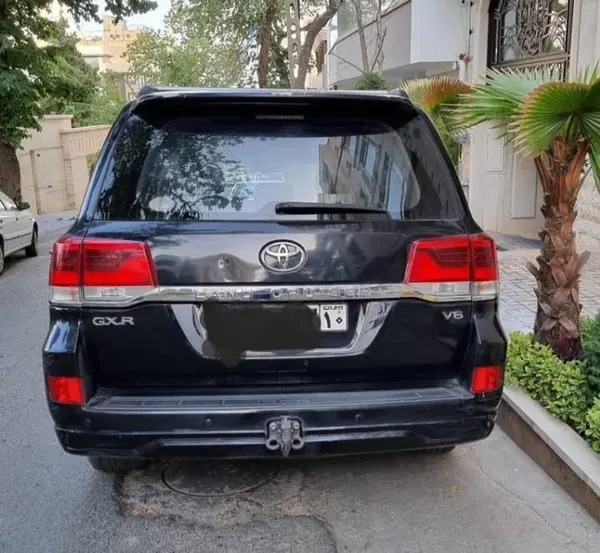 تویوتا، لندکروز چهار در