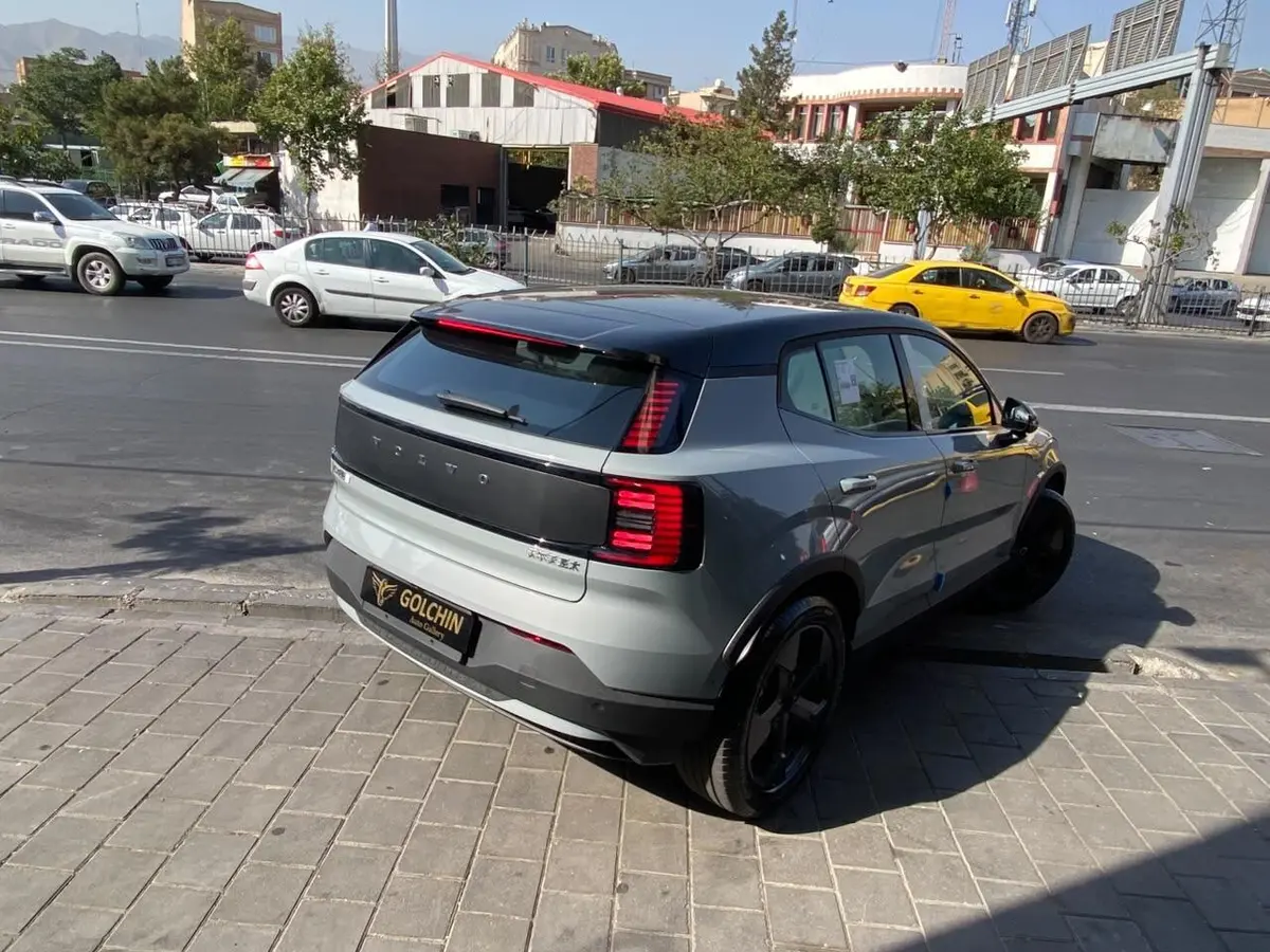 ولوو،  EX30