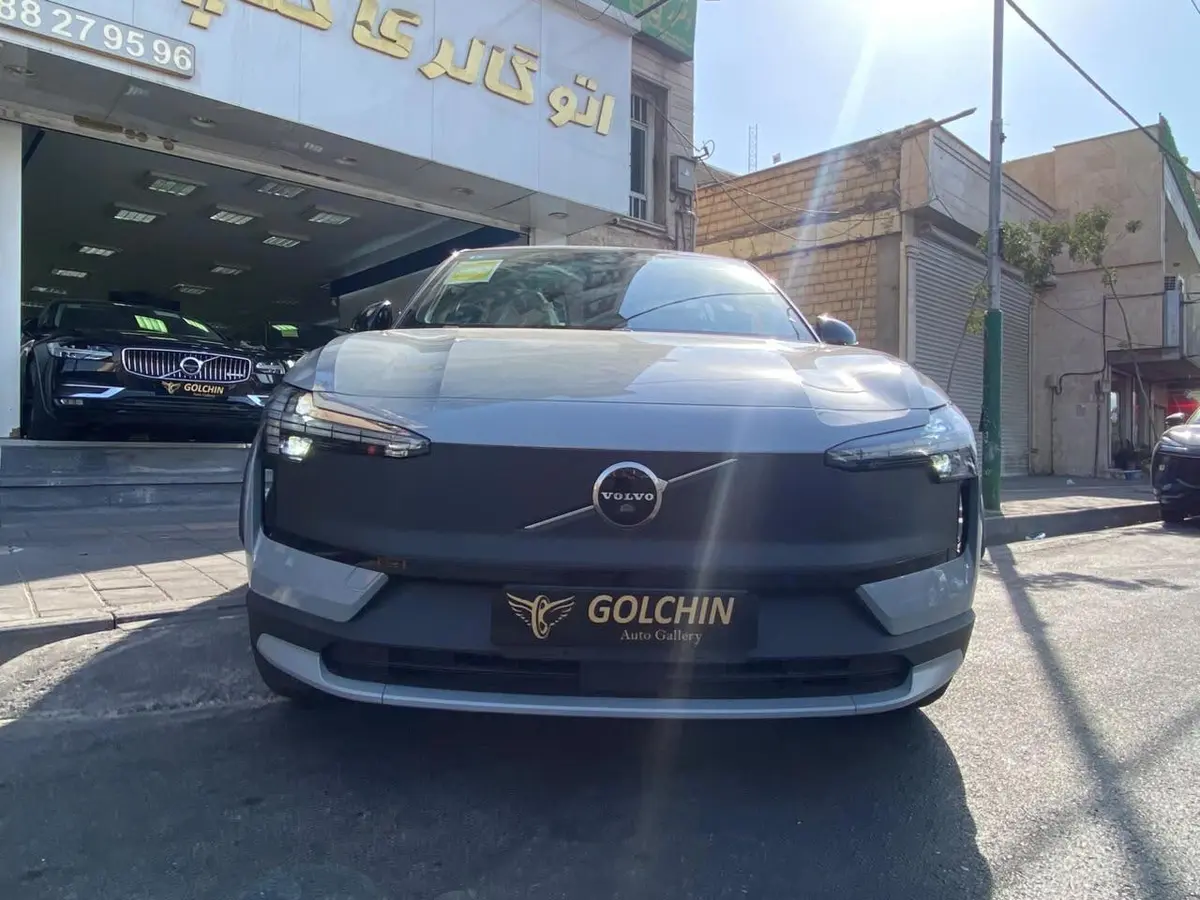 ولوو،  EX30