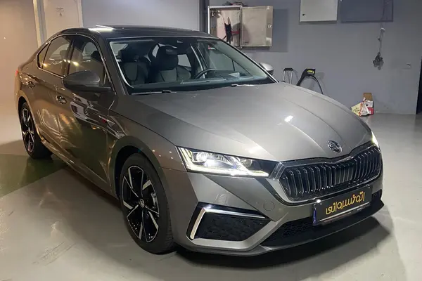 اشکودا، اوکتاویا پرو