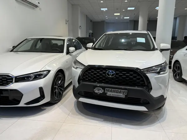 تویوتا، کرولا کراس هیبرید