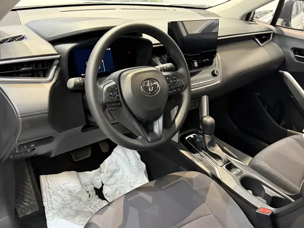 تویوتا، کرولا کراس هیبرید