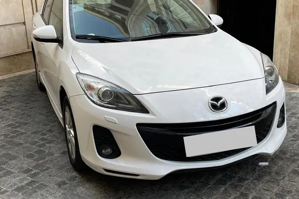 مزدا، 3 نیو صندوق دار