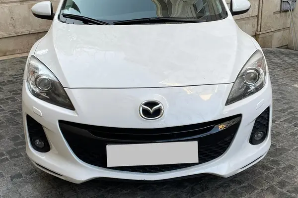 مزدا، 3 نیو صندوق دار