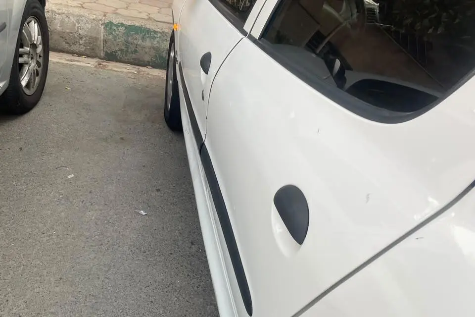 پژو،  206