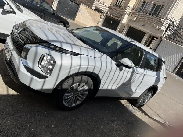 میتسوبیشی، اوتلندر