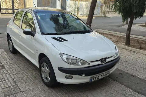 پژو، 206