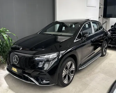 بنز، EQE SUV