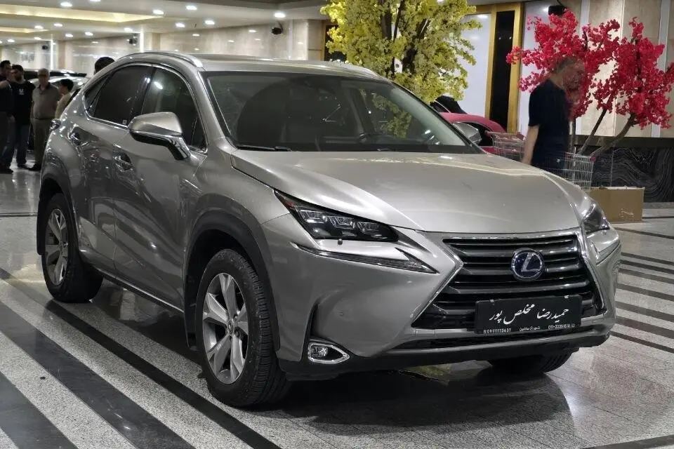 لکسوس  NX