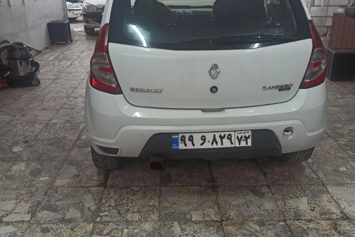 رنو،  ساندرو