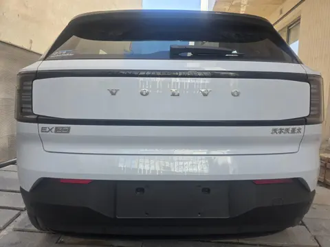 ولوو، EX30