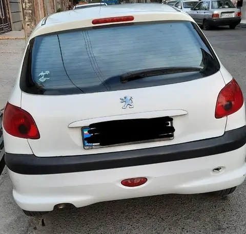 پژو، 206