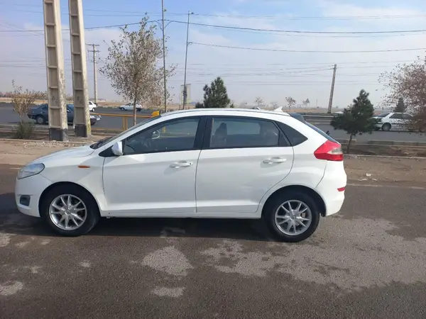 ام وی ام، 315هاچ بک