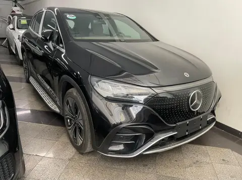 بنز، EQE SUV