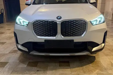ب ام و، iX1