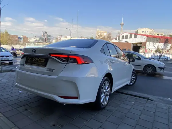 تویوتا، کرولا هیبرید