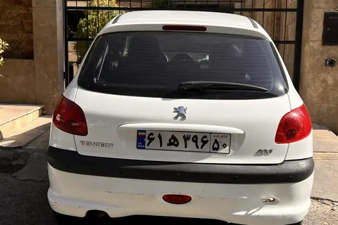 پژو، 206