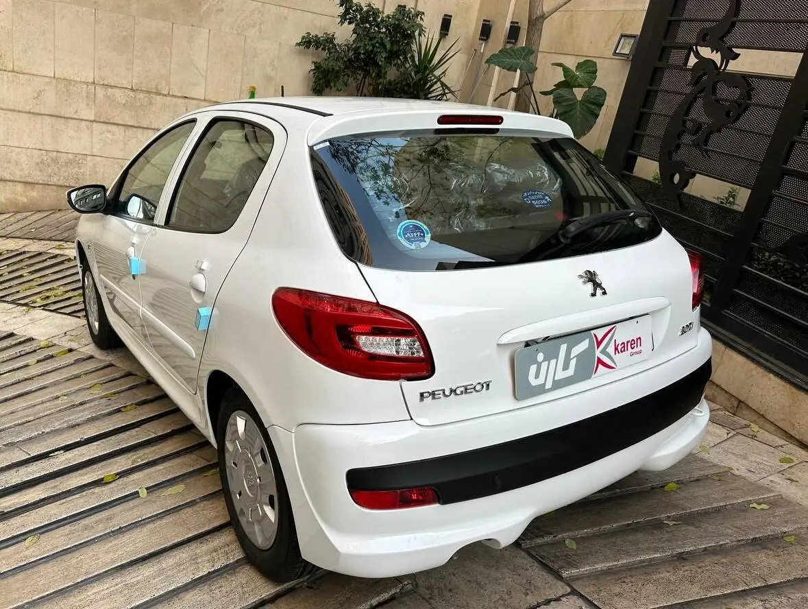 پژو،  207