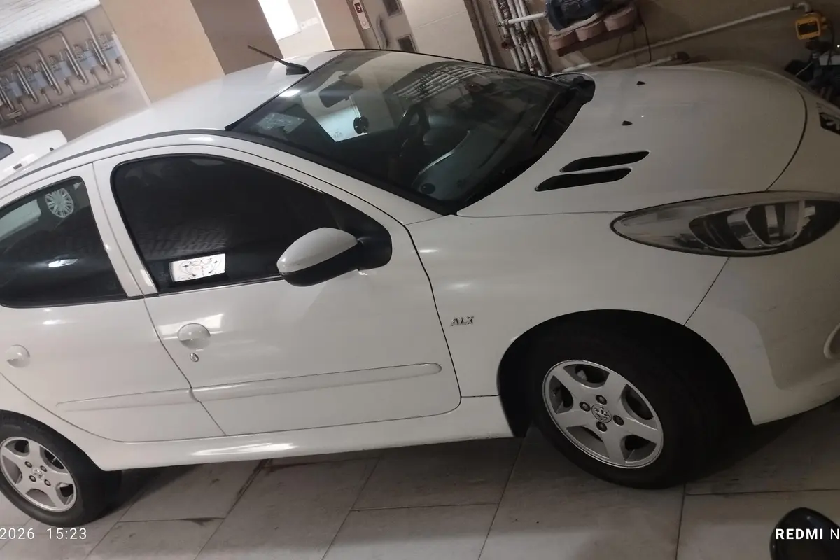 پژو،  207