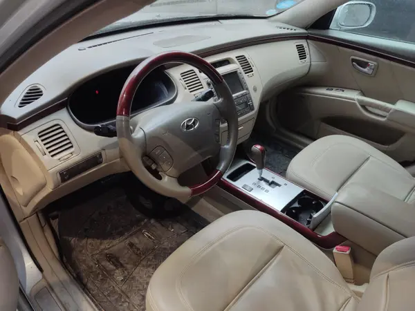 هیوندای، آزرا (گرنجور)