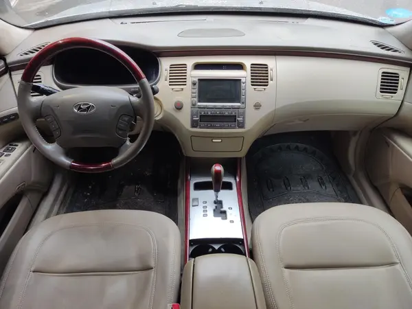 هیوندای، آزرا (گرنجور)