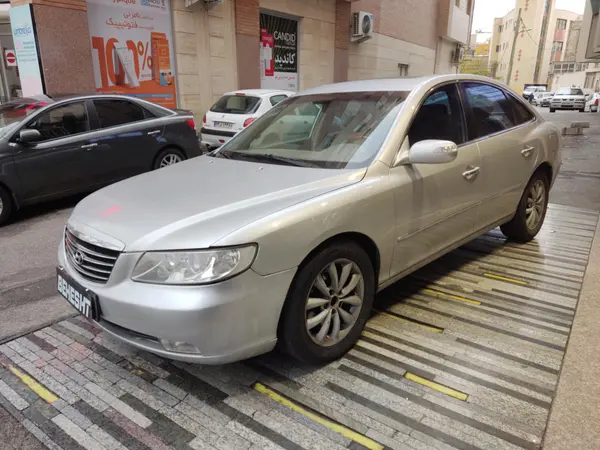 هیوندای، آزرا (گرنجور)