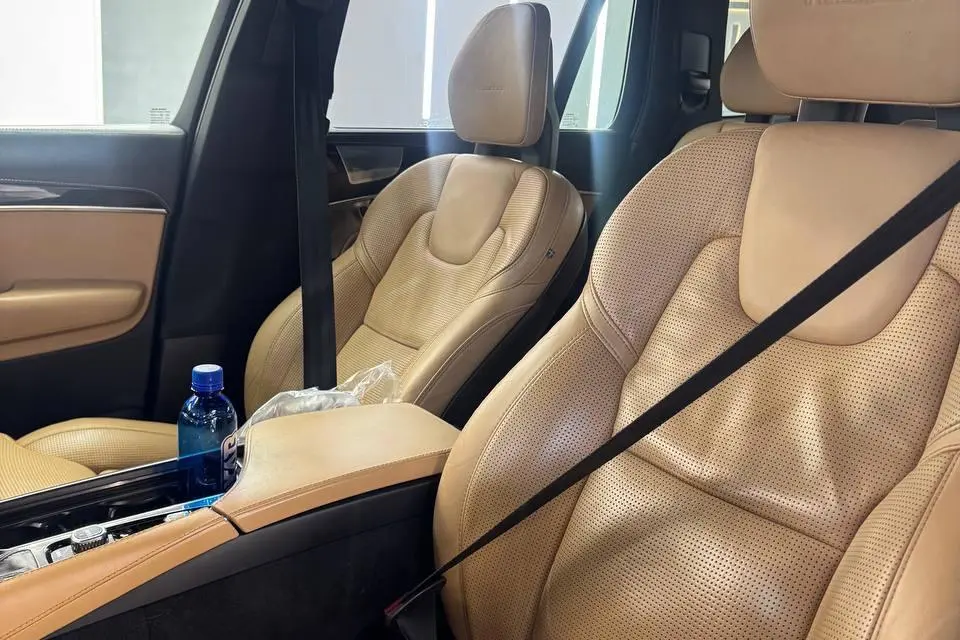 ولوو،  XC90