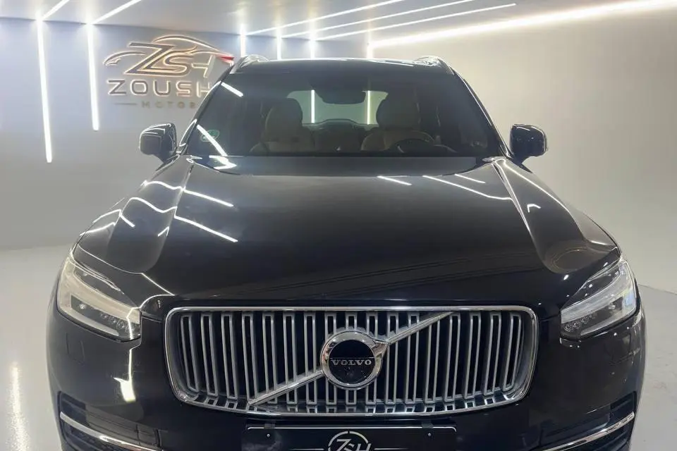 ولوو،  XC90
