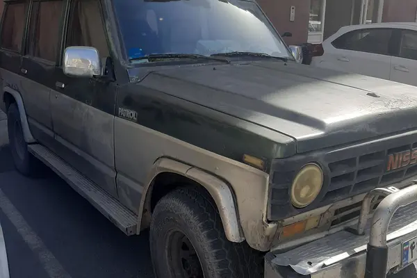 نیسان، پاترول چهار در