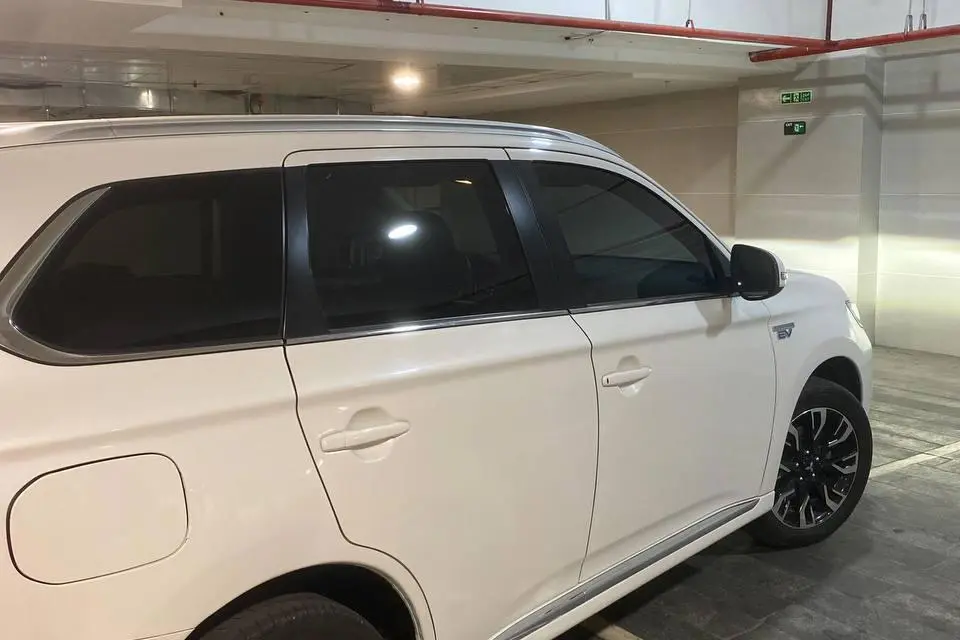 میتسوبیشی،  اوتلندر PHEV