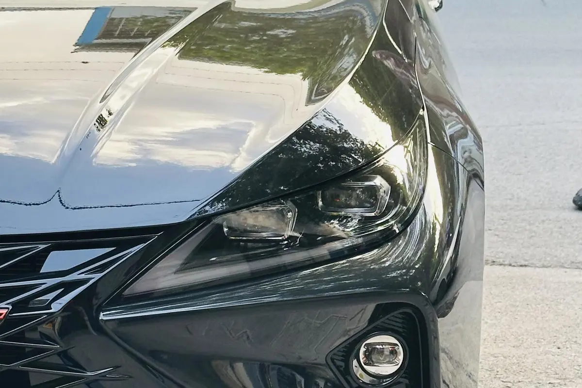 فونیکس،  آریزو 6 جی تی (Z6 GT)
