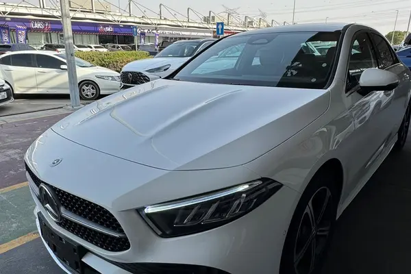 بنز، کلاس A سدان