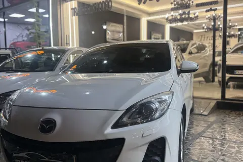 مزدا، 3 نیو صندوق دار