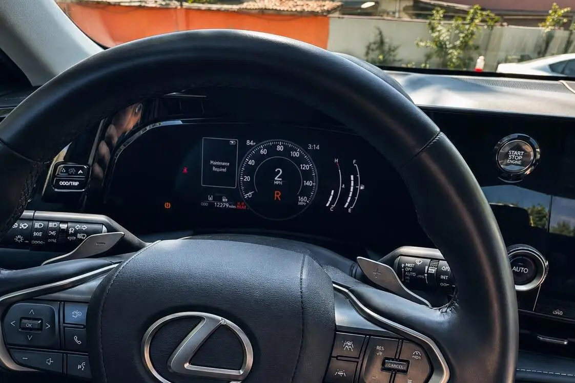 لکسوس،  NX