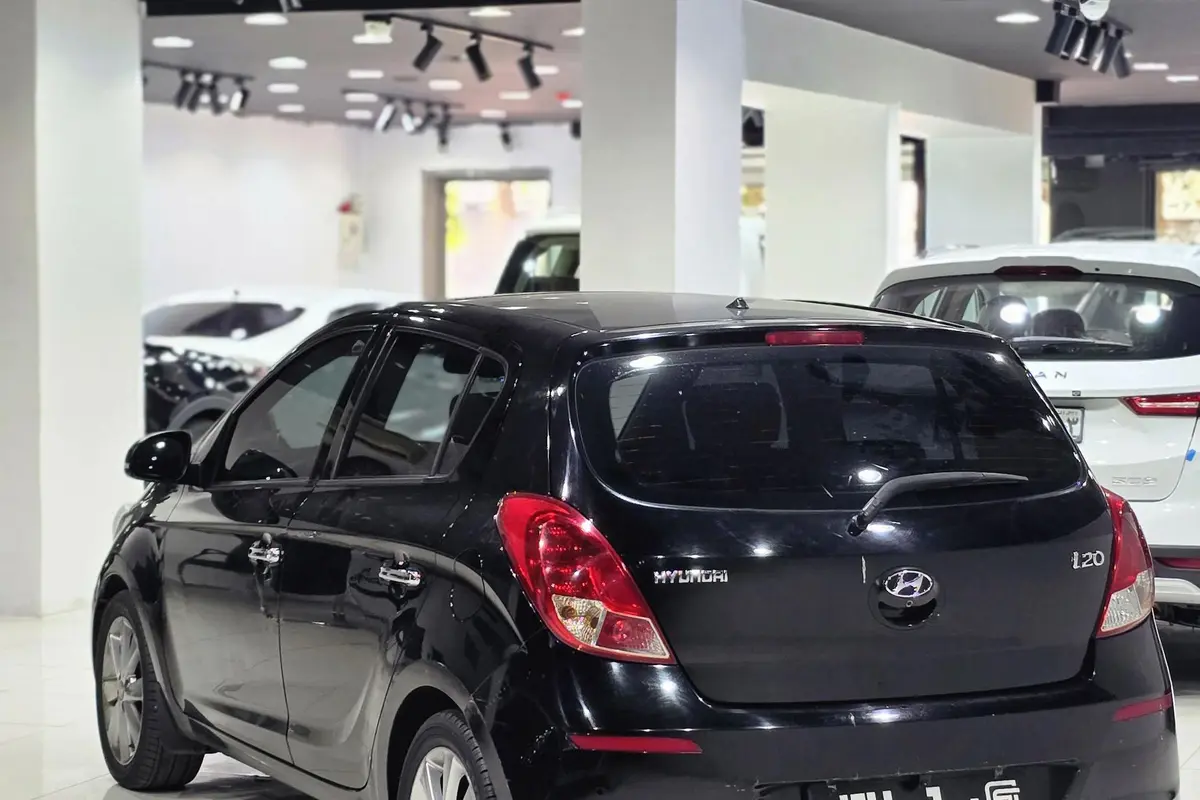 هیوندای،  i20