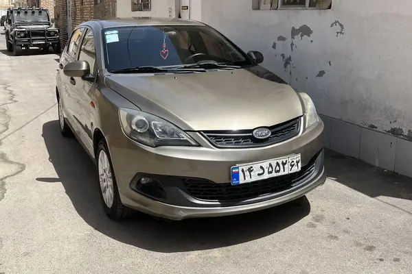 ام وی ام  315هاچ بک