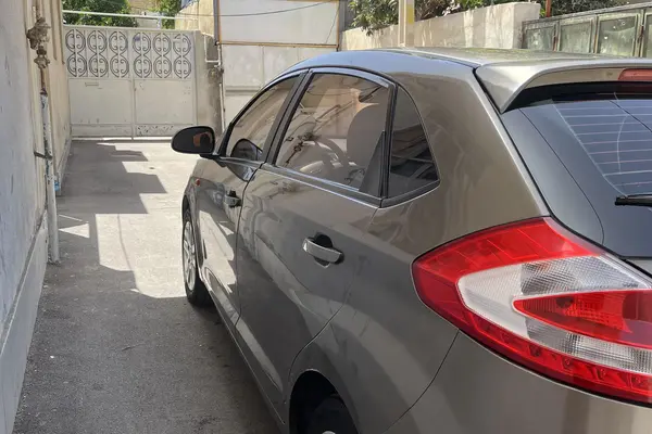 ام وی ام  315هاچ بک