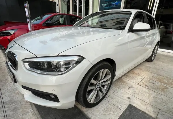 ب ام و، سری 1 هاچ بک