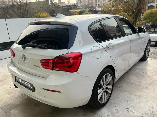 ب ام و، سری 1 هاچ بک