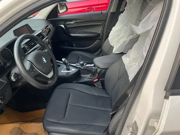 ب ام و، سری 1 هاچ بک