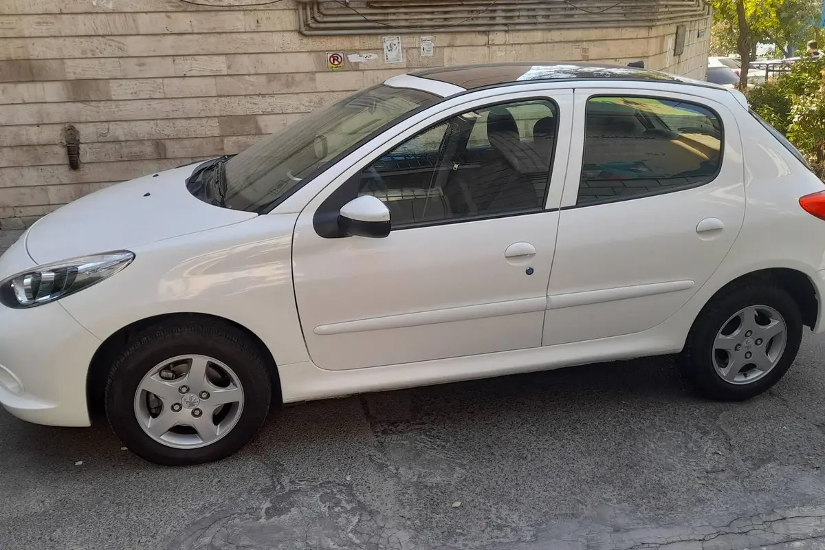 پژو،  207