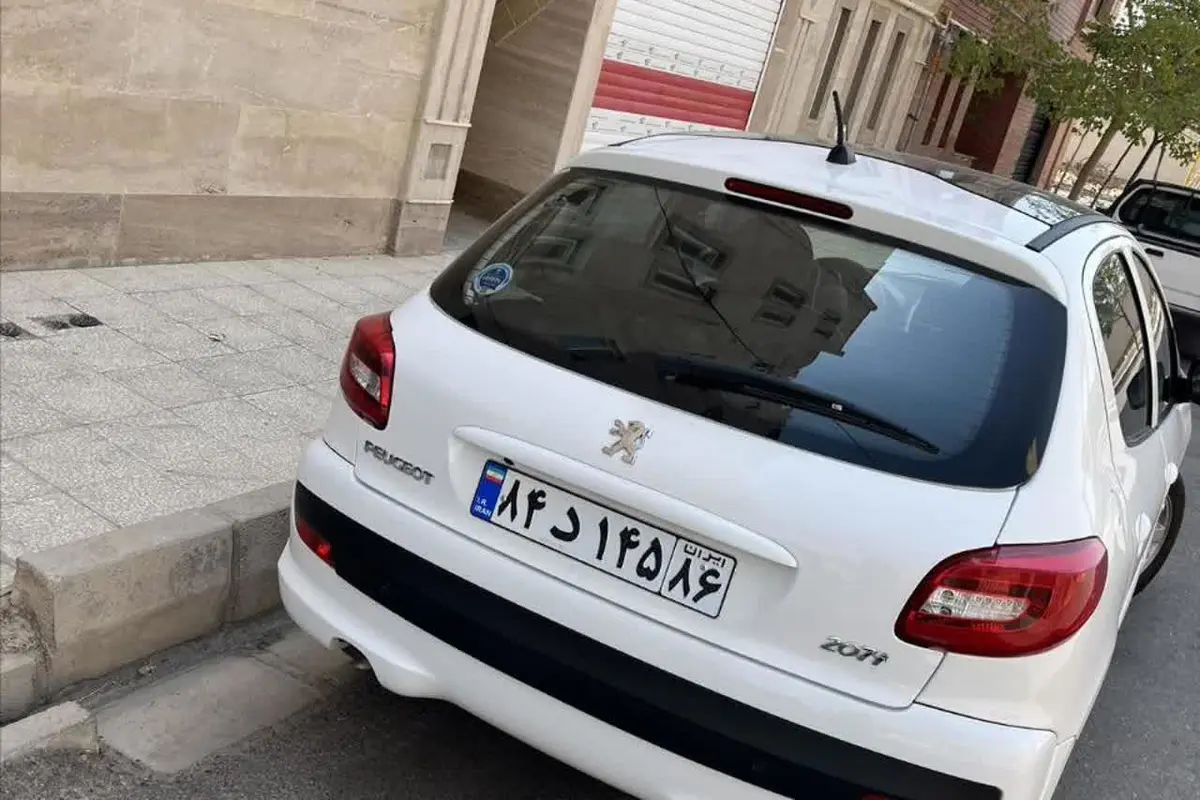 پژو،  207